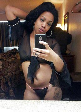 Afro-american coeds make nude selfies..