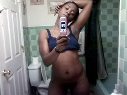 This ebonies poses fully nude